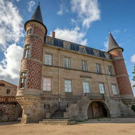 Domaine et Château de Valinches Marols Extérieur photo